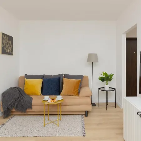 Spacious Suwalska Targówek By Renters Apartamento Varsovia