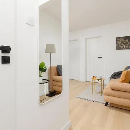 Apartamento Spacious Suwalska Targówek By Renters Varsovia