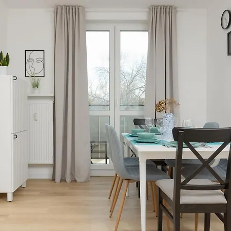 Spacious Suwalska Targowek By Renters Varşova
