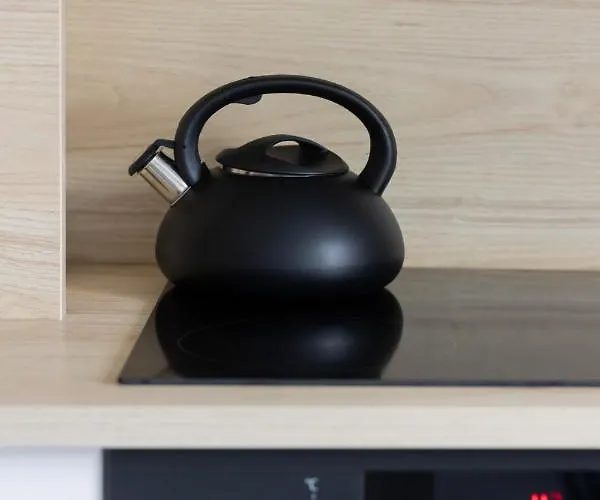 Spacious Suwalska Targowek By Renters 公寓