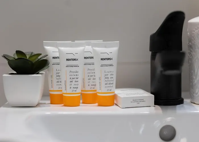 Spacious Suwalska Targowek By Renters 公寓