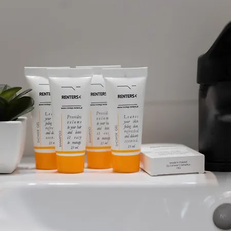 Spacious Suwalska Targówek By Renters Apartamento